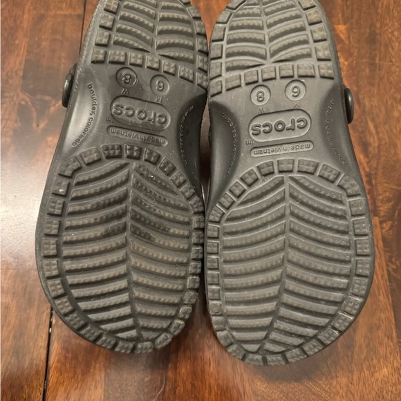 Disney Halloween Crocs - Picture 3 of 4